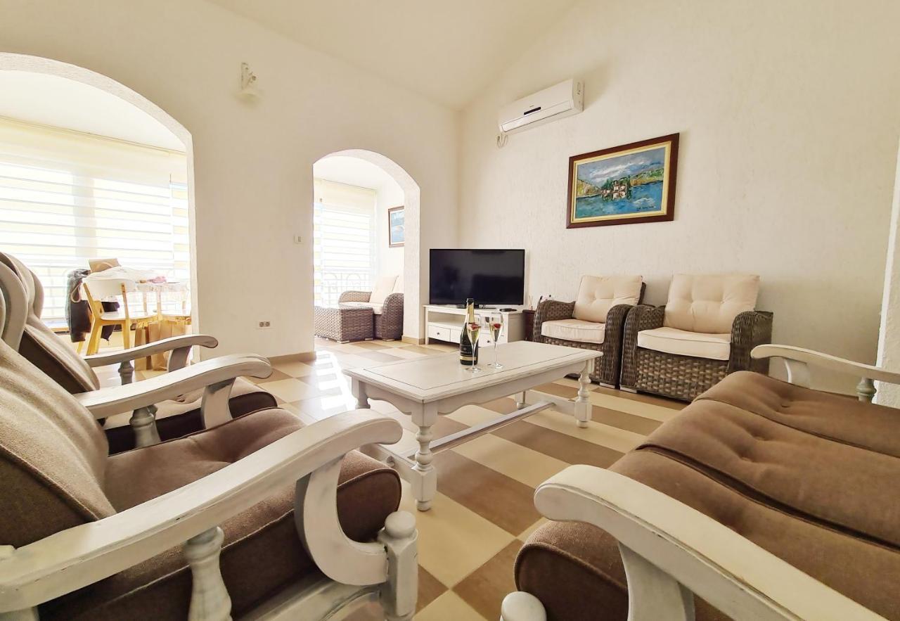 Live By The Sea, Bijela Apartment Rake Exterior photo